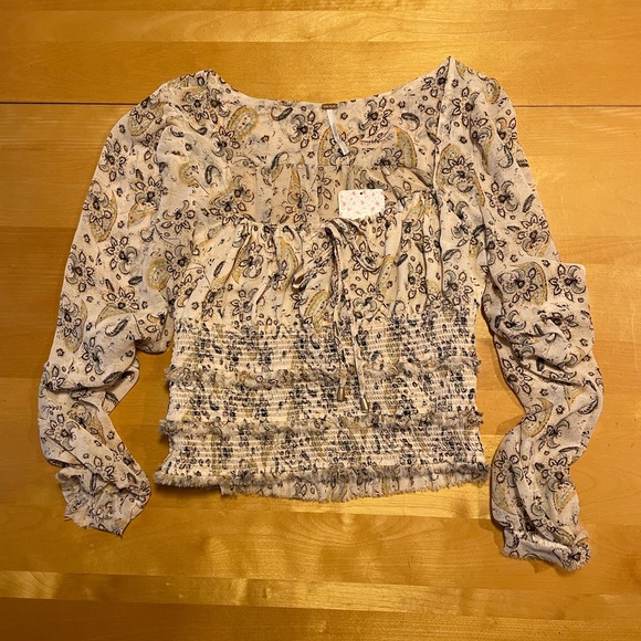 Free People Tops - NWT! Free People Paisley Printed Cropped Blouse - Size S